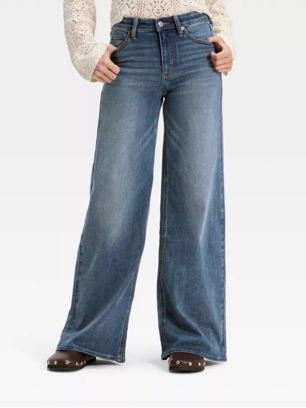 Women's High-Rise Wide Leg Jeans - Universal Thread™ Vintage Medium Wash 16